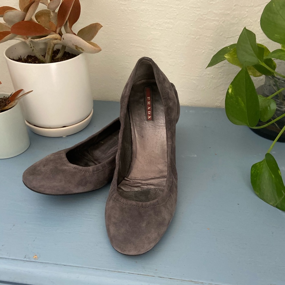 Prada low heal - size 39.5 / more like 9
